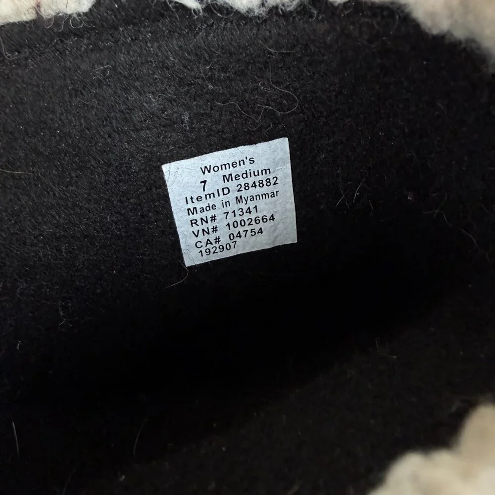 EUC L.L. Bean Insulated Lace Up Waterproof Winter Boots